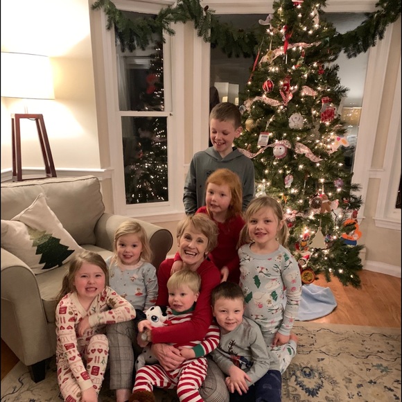 Meet your Posher, Pamela. Hi! Please call me Pam - Picture 1 of 1